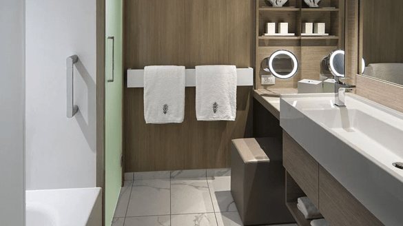 Celebrity Cruises Celebrity Apex Magic Carpet2.png